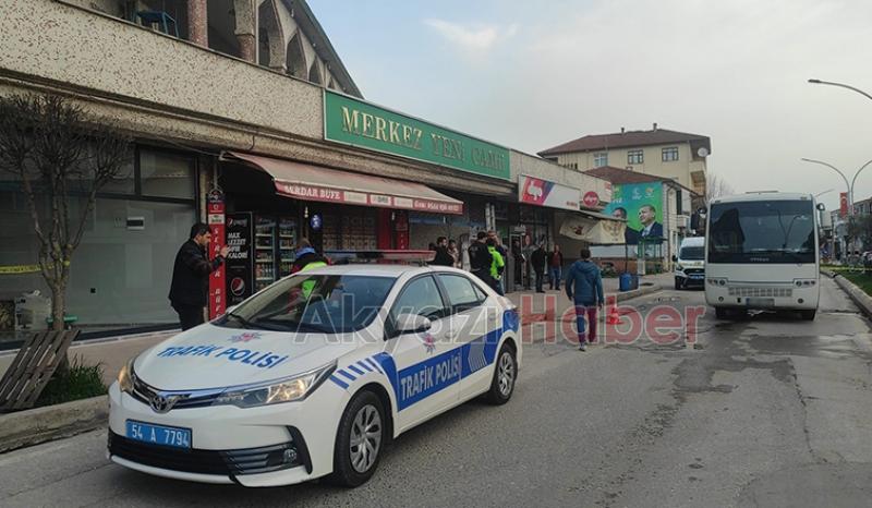 Cami çıkışında midibüsün çarptığı yaşlı adam ağır yaralandı