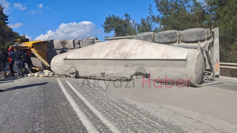 Sakarya-Bilecik yolunda tırlar çarpıştı: 1 ölü, 1 yaralı