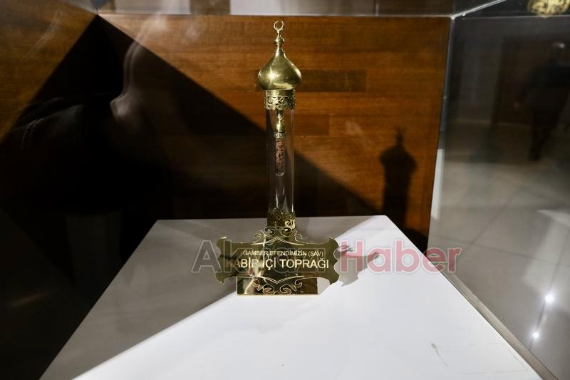 Hz. Muhammed’e ait eşyalar Sakarya'da Görenler duygulandı