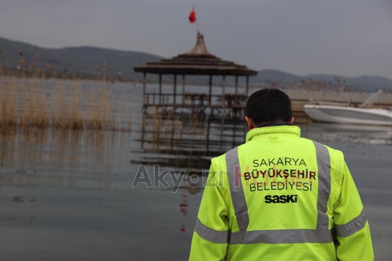 Nato boru hattı patladı sızan yakıt Sapanca Gölü'ne karıştı