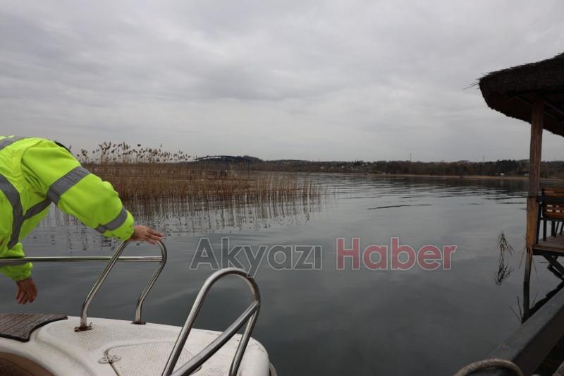 Nato boru hattı patladı sızan yakıt Sapanca Gölü'ne karıştı