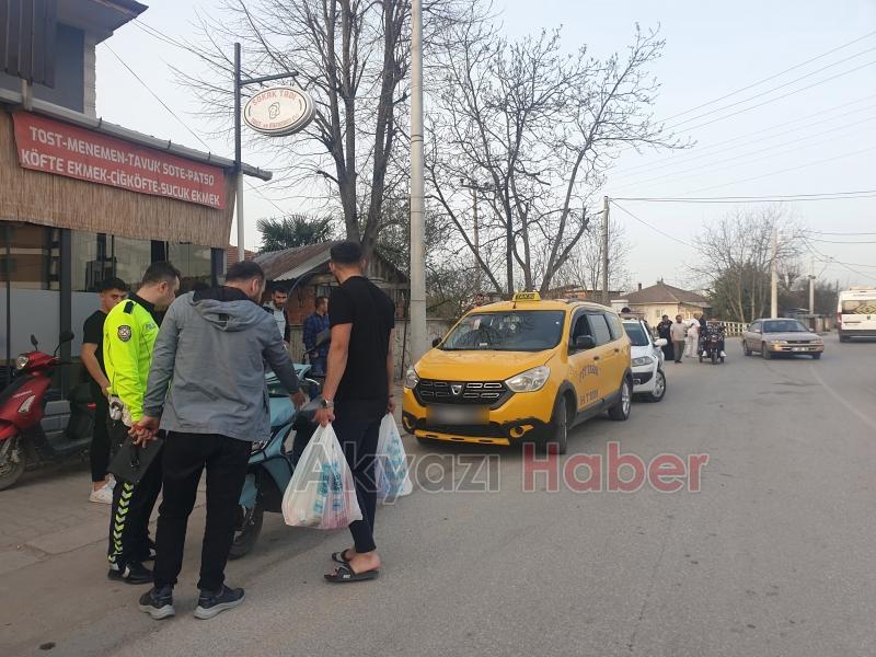 Motosiklet ile ticari taksi çarpıştı