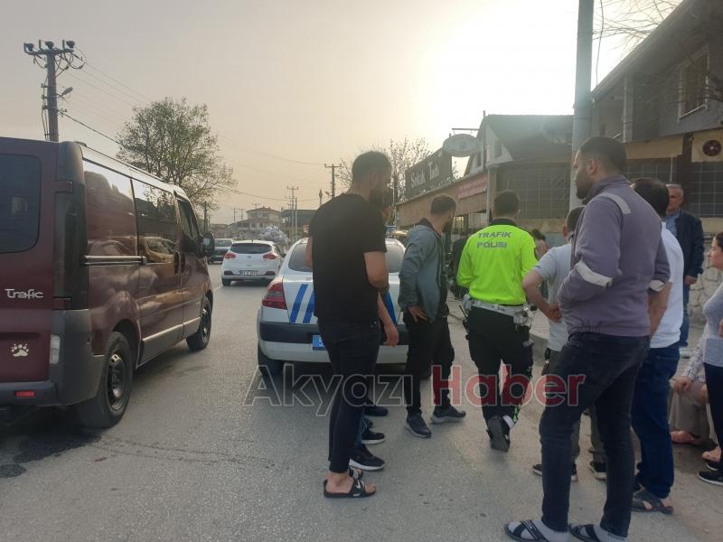 Motosiklet ile ticari taksi çarpıştı