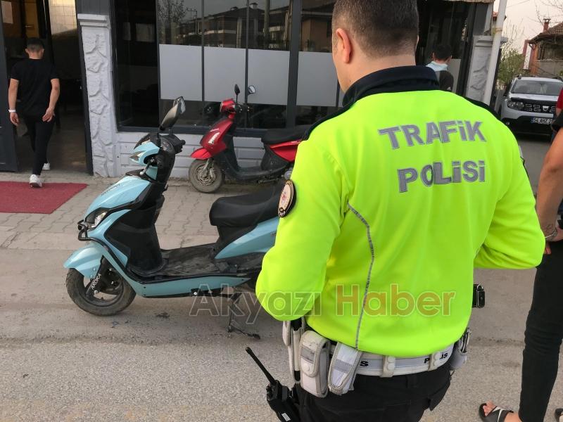 Motosiklet ile ticari taksi çarpıştı