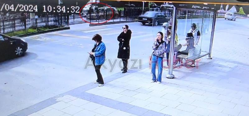 Yaya geçidinde korkunç kaza, genç kız metrelerce savruldu