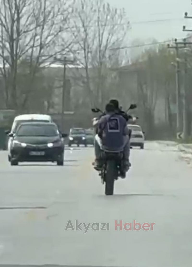 Motosikletli magandanın tehlikeli sürüşü