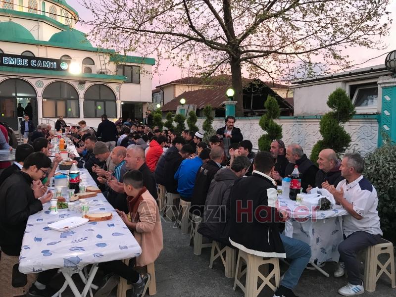 Akyazı daYunus Emre Camii İftarına Yoğun İlgi