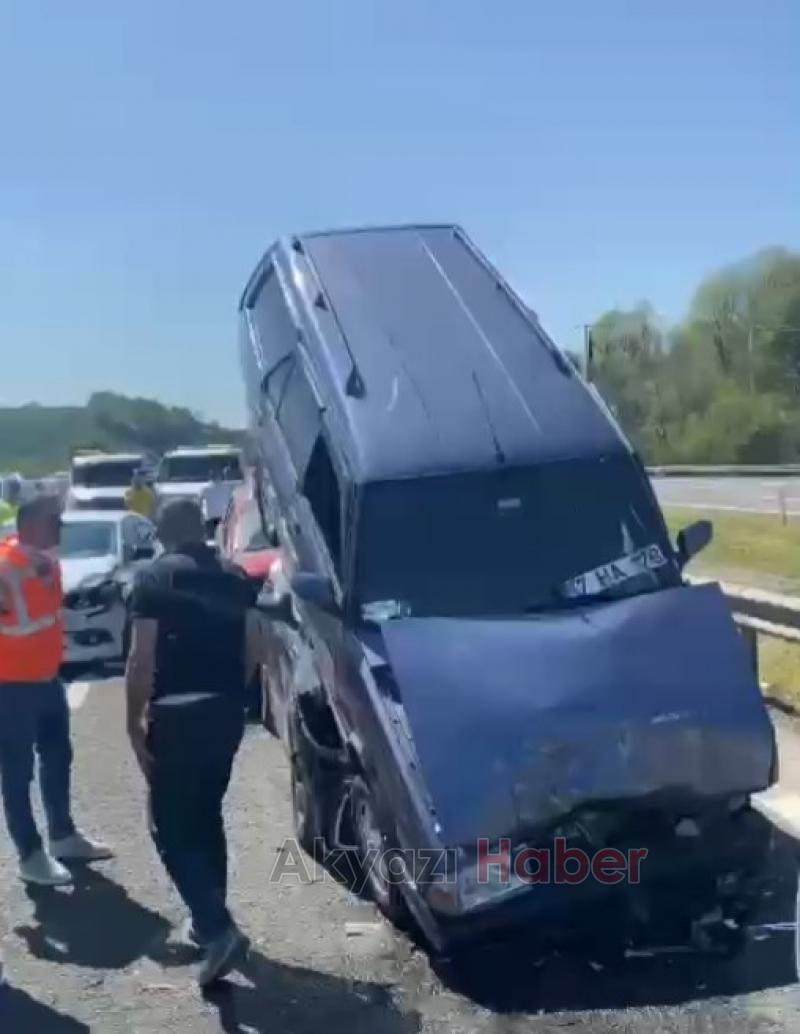 Otoyolda 9 araçlı zincirleme kaza