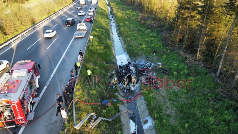 Kanala yuvarlanan minibüs yandı