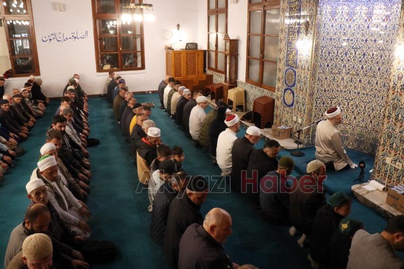 Ali Erbaş son teravih namazını kıldırdı