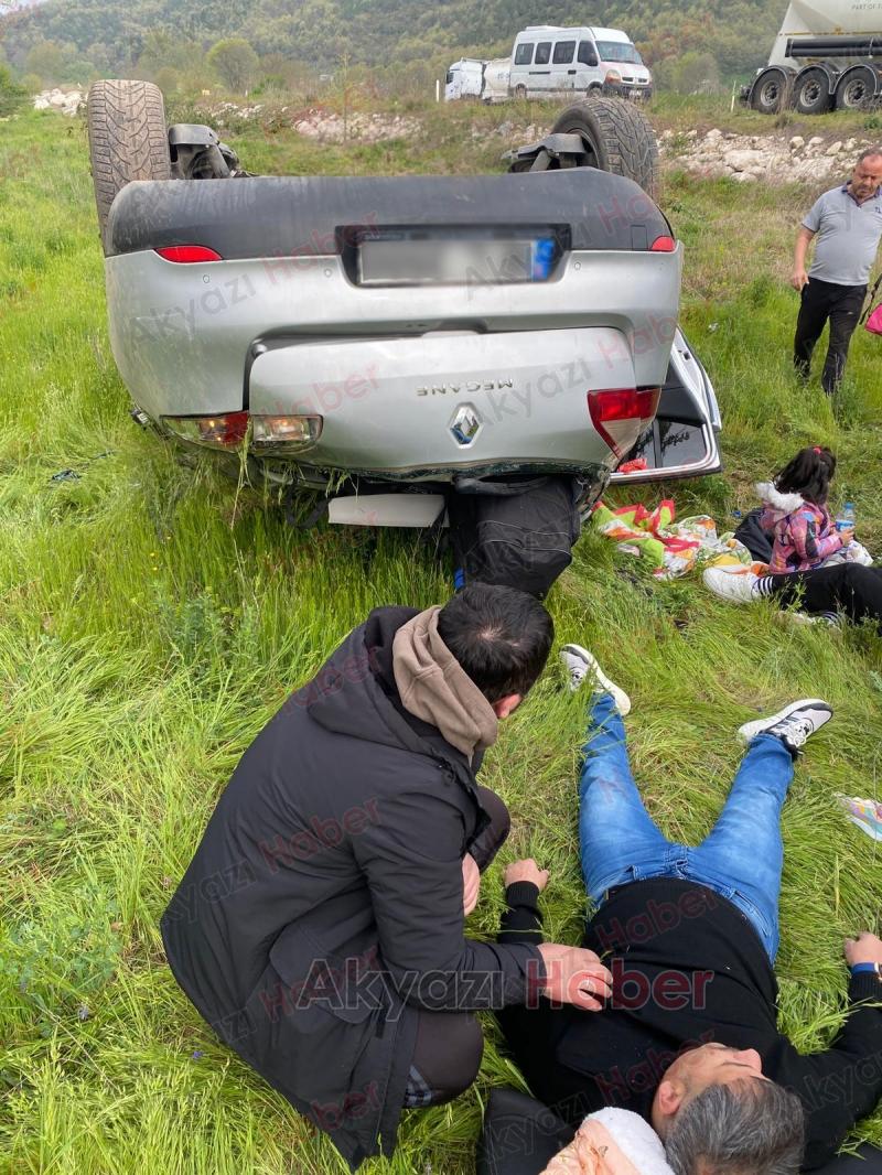 Dokurcun’da Lastiği Patlayan Otomobil Şarampole Yuvarlandı 6 Yaralı