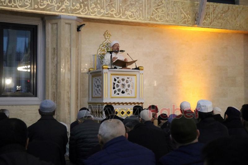 Erbaş, Sakarya’da bayram namazı kıldırdı
