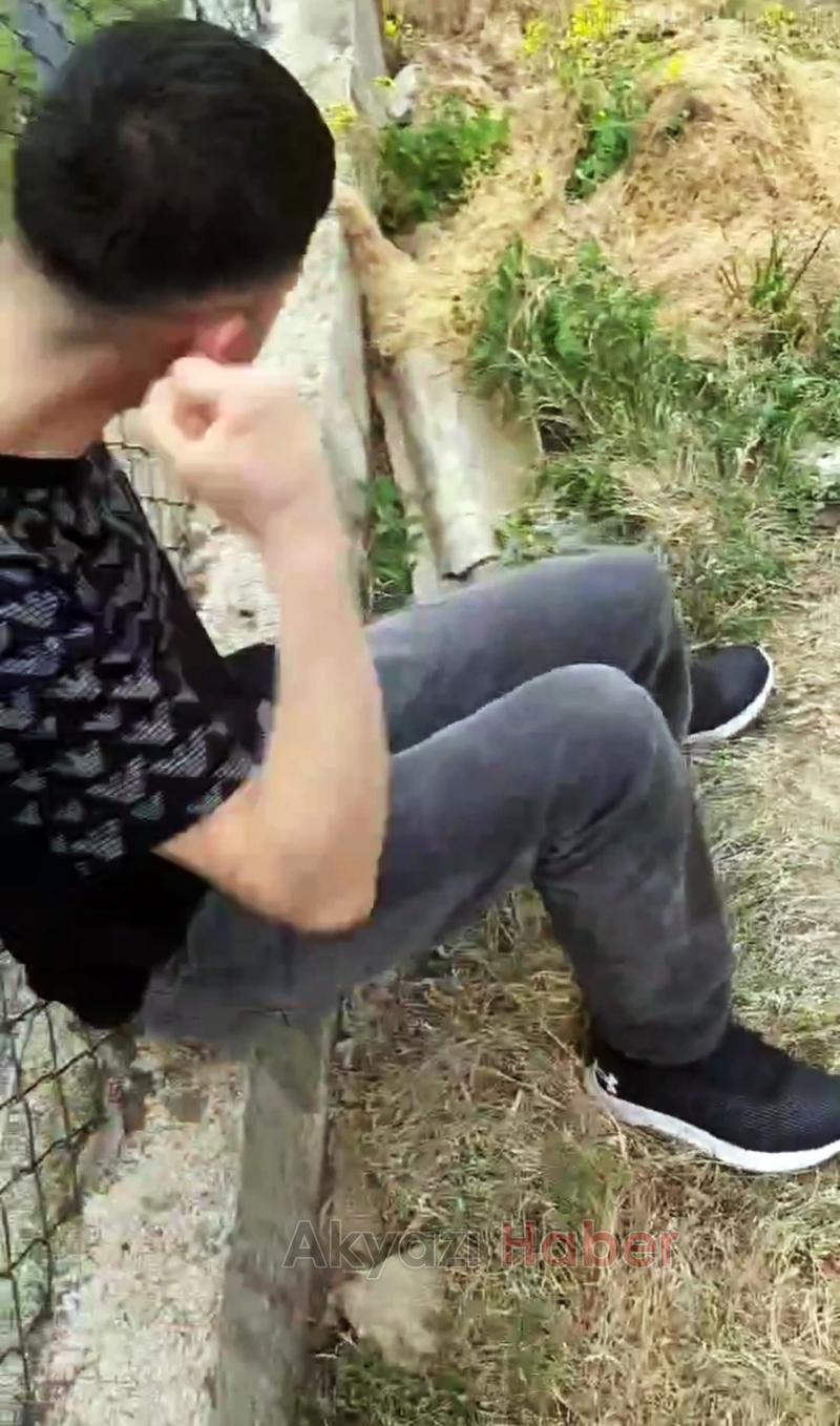 Kaza yaptı, sinirlenip kendini dövdü