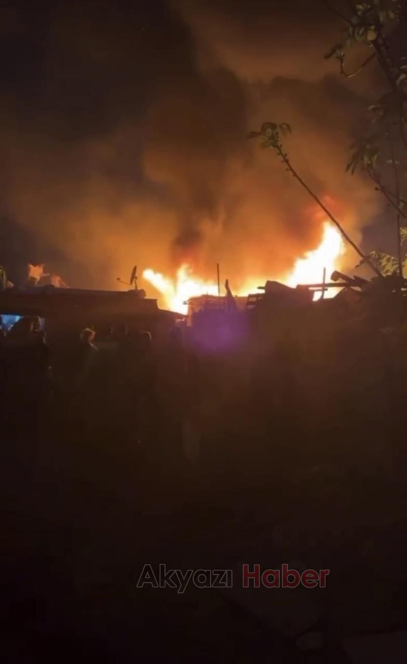 Tek katlı ev alev topuna döndü