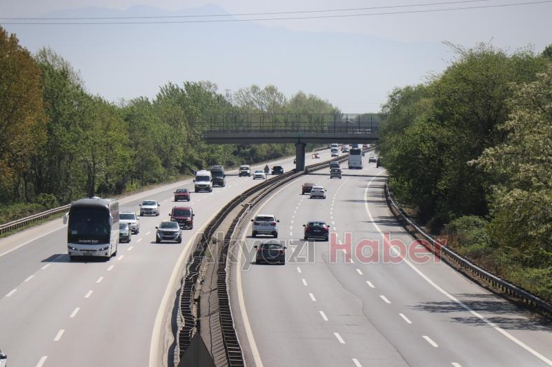 Tatilin son gününde trafik akıcı
