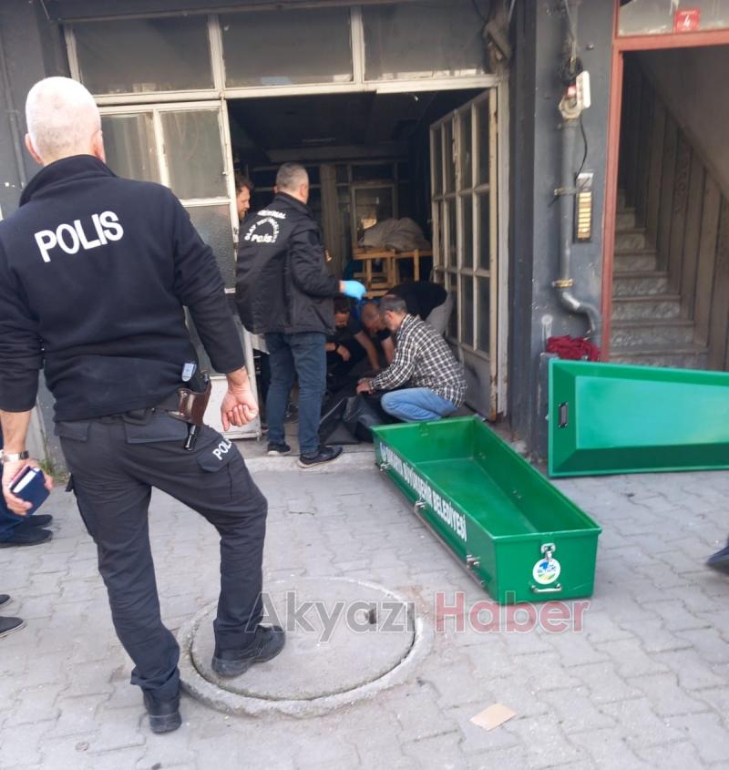 Adapazarı'nda engelli kişi, pasajda ölü bulundu.