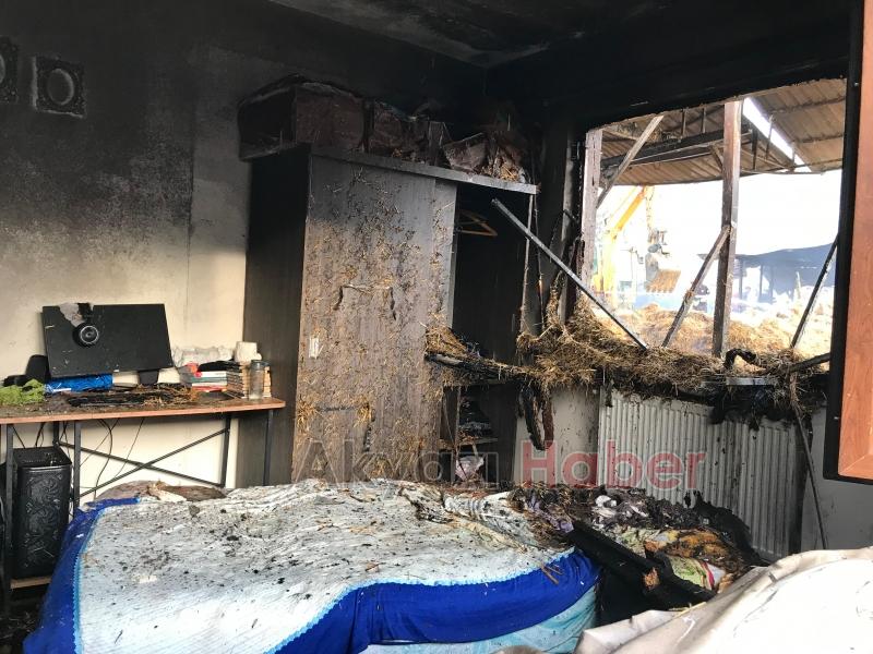 Besi çiftliğindeki yangında kurbanlıklar telef olmaması için kesildi