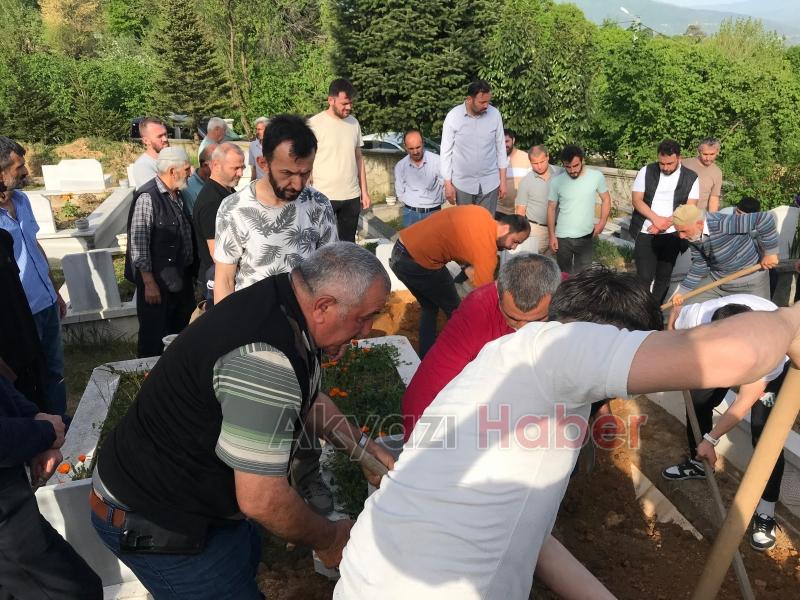 Ayağını çapa makinesine kaptıran Tacettin amca toprağa verildi