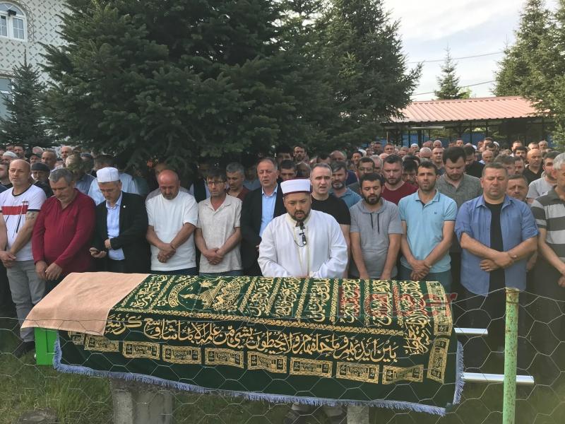 Ayağını çapa makinesine kaptıran Tacettin amca toprağa verildi