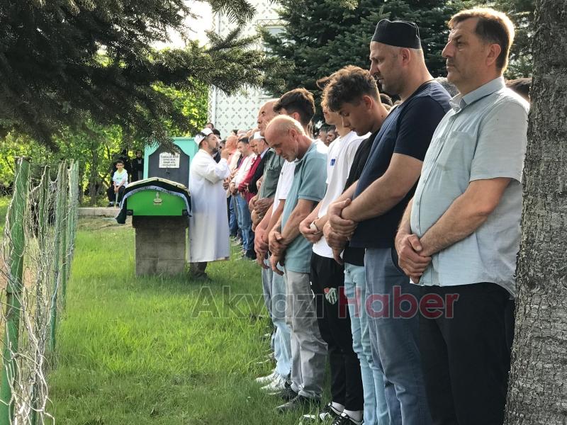 Ayağını çapa makinesine kaptıran Tacettin amca toprağa verildi