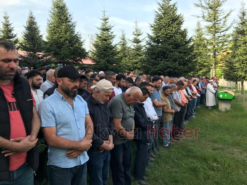 Ayağını çapa makinesine kaptıran Tacettin amca toprağa verildi