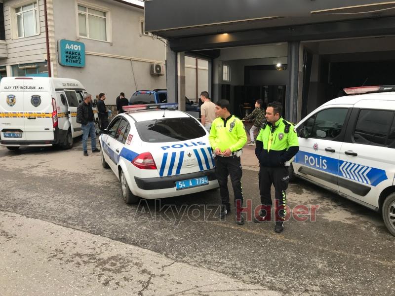 Husumetlisinin Dizine Sıktı