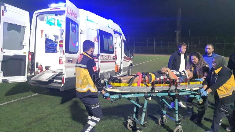 Hazırlık maçında rakibiyle çarpışan oyuncu hastaneye kaldıırldı