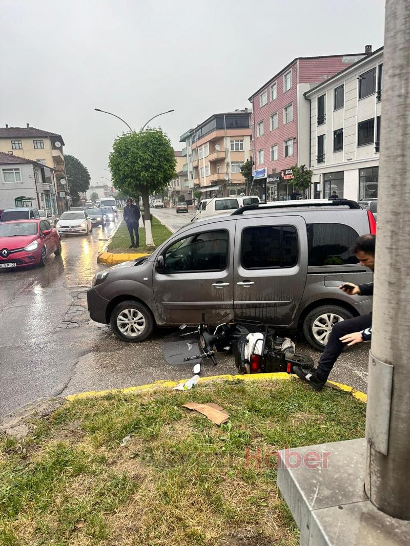 Ada Caddesi'nde Korkutan Kaza 1 Yaralı