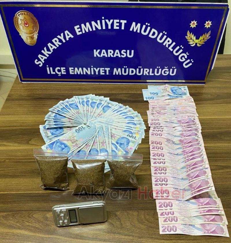 Sahte para ve uyuşturucu ile yakalandı