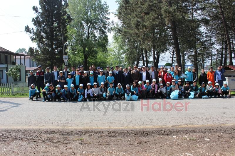 Akyazı'da 'Orman Benim' etkinliğinde çöpler toplandı