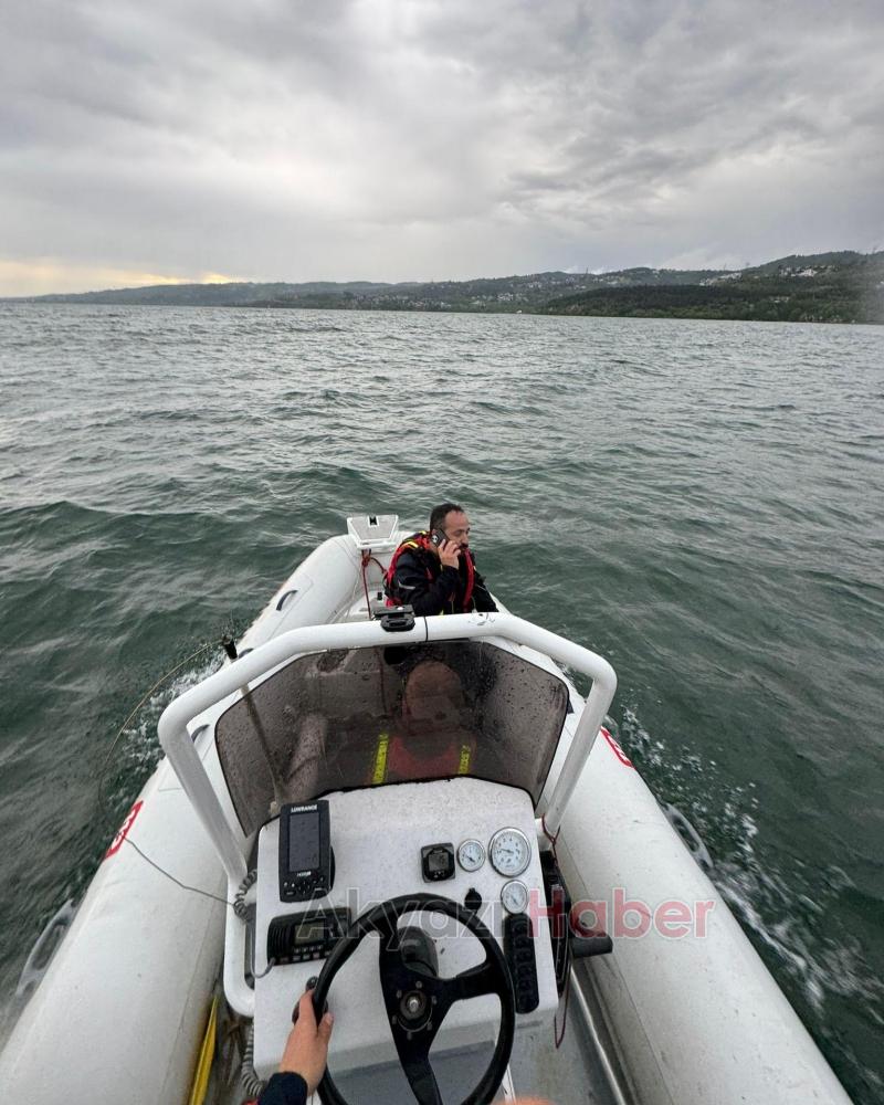 Gölde mahsur kalan 2 kişi kurtarıldı