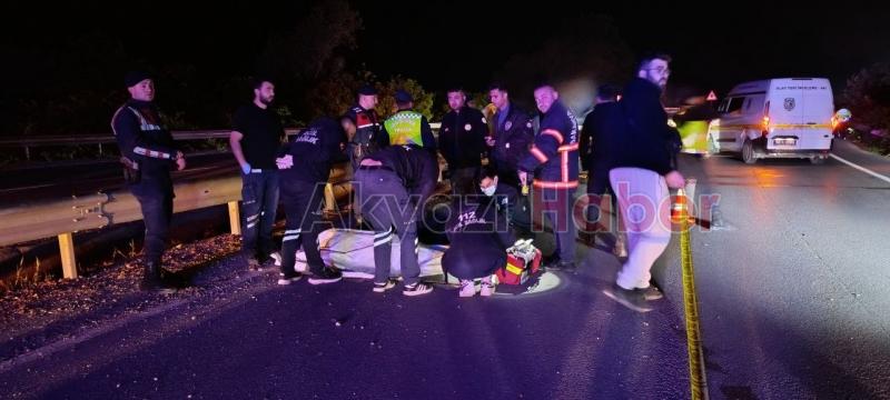Bariyerlere çarpan motosikletli hayatını kaybetti