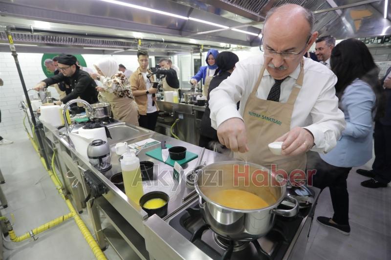 Protokol mutfağa geçti yemek yaptı