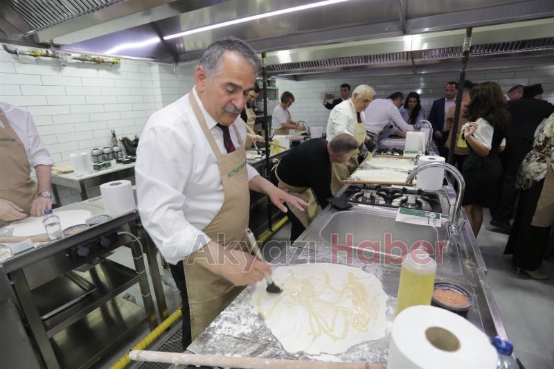 Protokol mutfağa geçti yemek yaptı