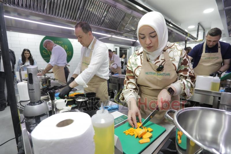 Protokol mutfağa geçti yemek yaptı