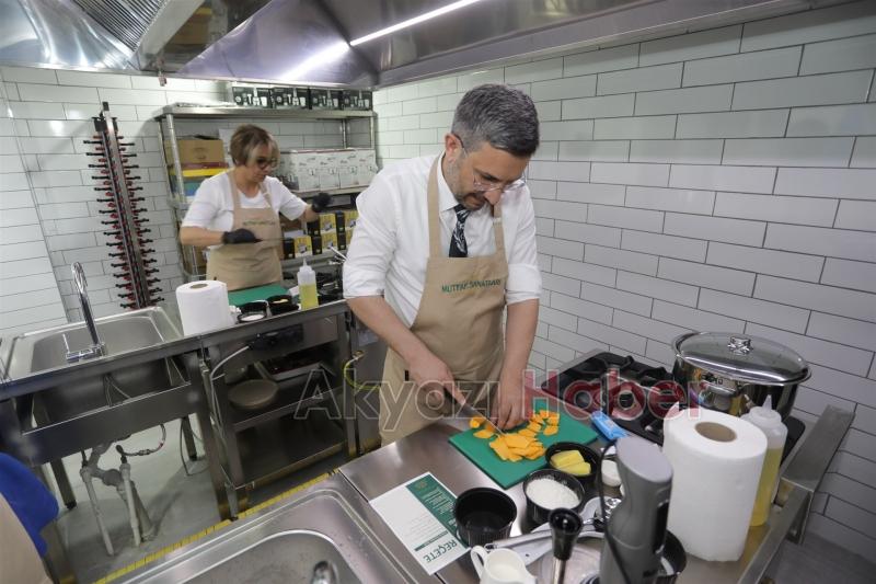 Protokol mutfağa geçti yemek yaptı