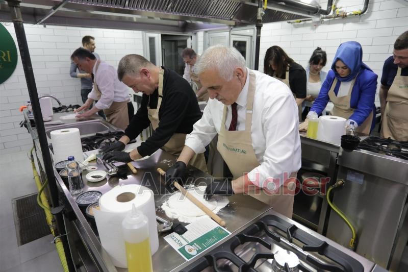 Protokol mutfağa geçti yemek yaptı