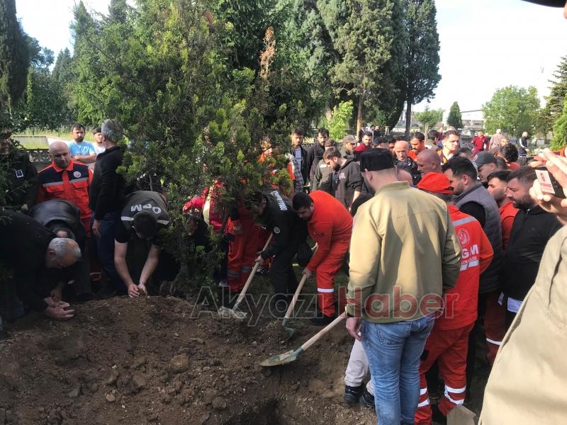 Patlamada hayatını kaybeden ormancı toprağa verildi