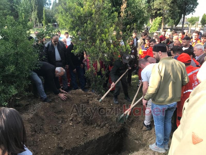 Patlamada hayatını kaybeden ormancı toprağa verildi