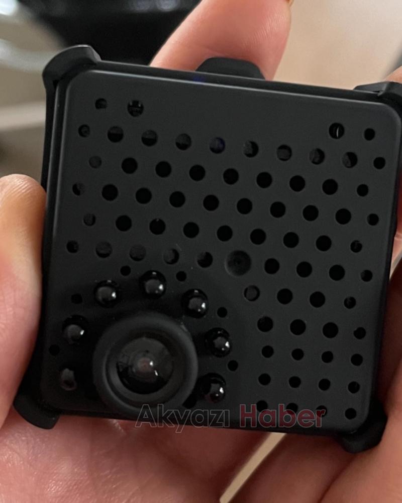 Kadın işçilerin soyunma odasında kamera bulundu