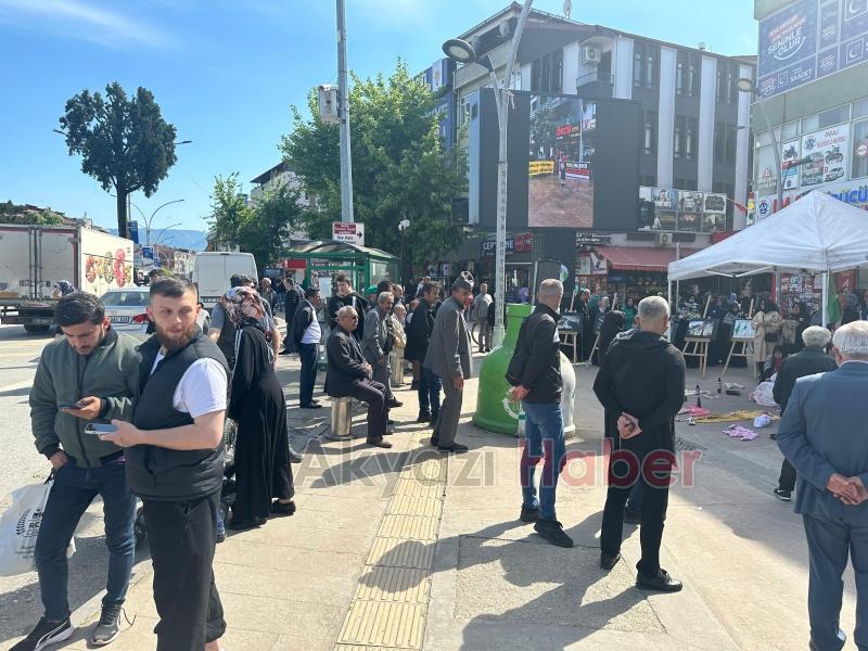 Akyazı'da STK'lardan Gazze nöbeti