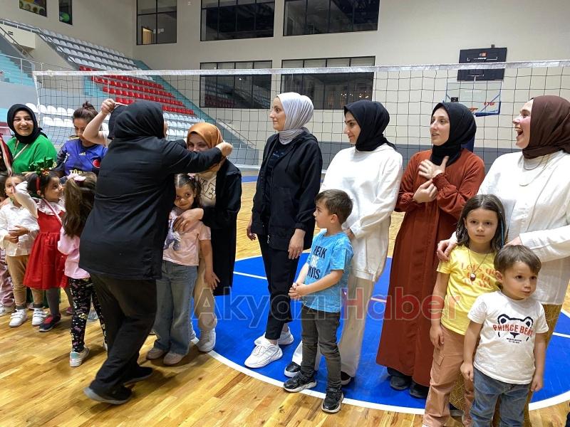İnönü Anaokulu’nda geleneksel futbol ve voleybol müsabakaları yapıldı