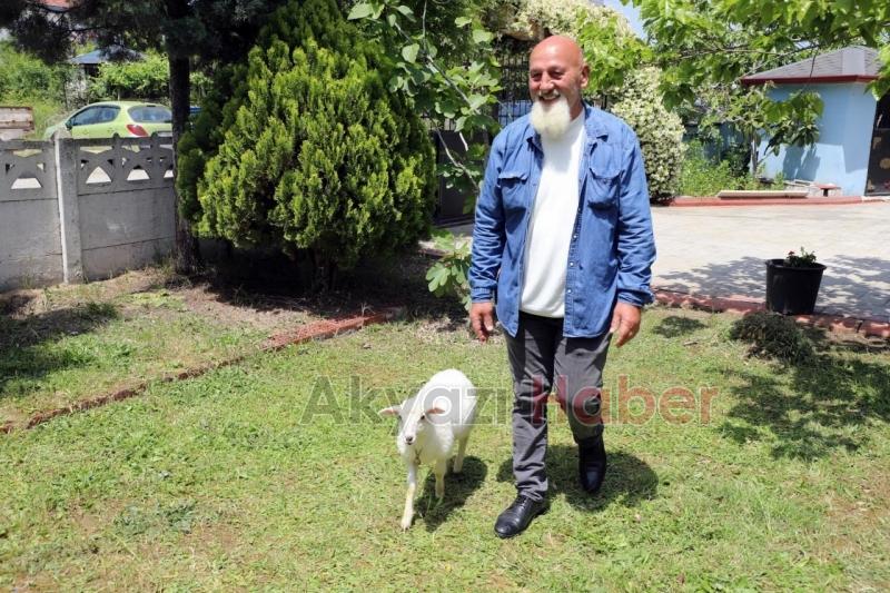 Kuzusu peşinden hiç ayrılmıyor, nereye gitse peşinden geliyor