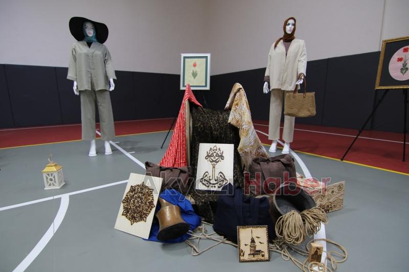 Akyazı KYK Öğrencilerinin Yıl Sonu Sergisi Büyük İlgi Gördü