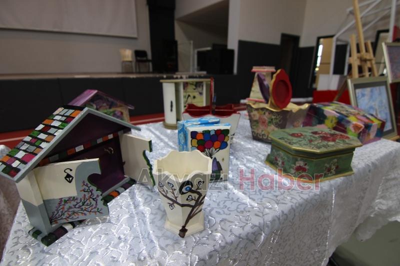 Akyazı KYK Öğrencilerinin Yıl Sonu Sergisi Büyük İlgi Gördü