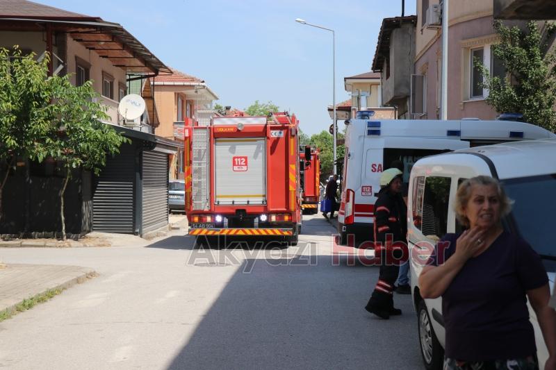 Evde tüpten sızan gaz patladı: 3 yaralı
