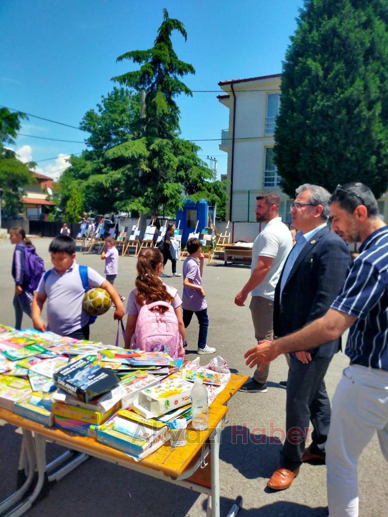 Akyazı'da Kitap Fuarına Büyük İlgi