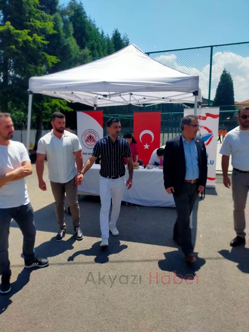 Akyazı'da Kitap Fuarına Büyük İlgi