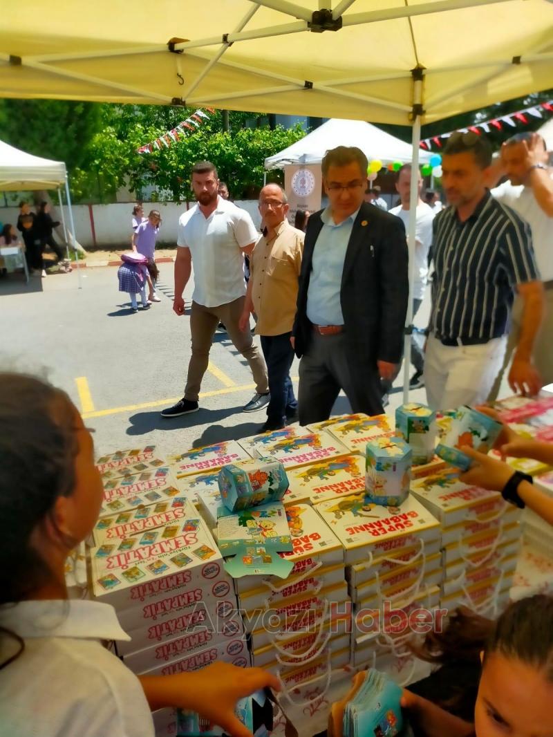 Akyazı'da Kitap Fuarına Büyük İlgi