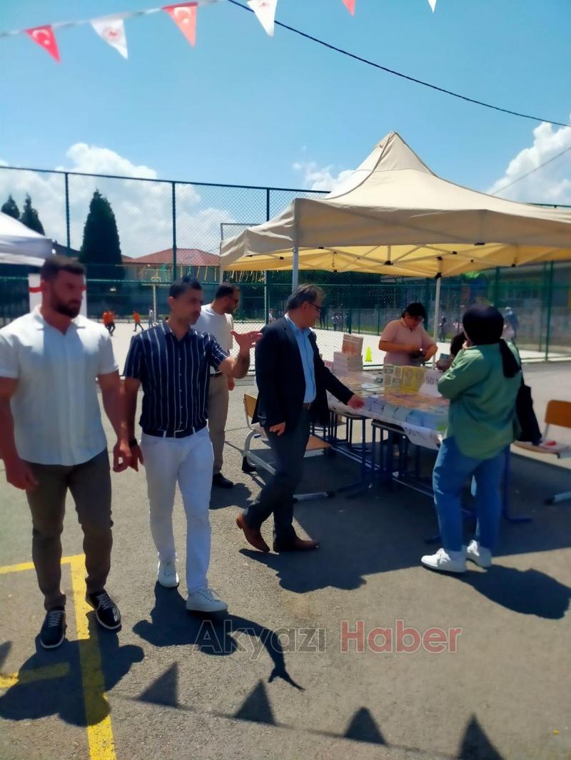 Akyazı'da Kitap Fuarına Büyük İlgi